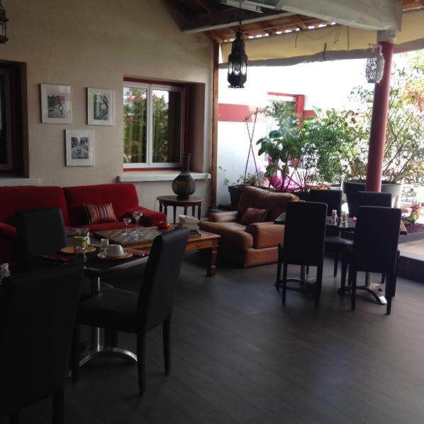 Hotel Cote Patio Ним Екстериор снимка