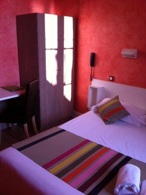 Hotel Cote Patio Ним Екстериор снимка