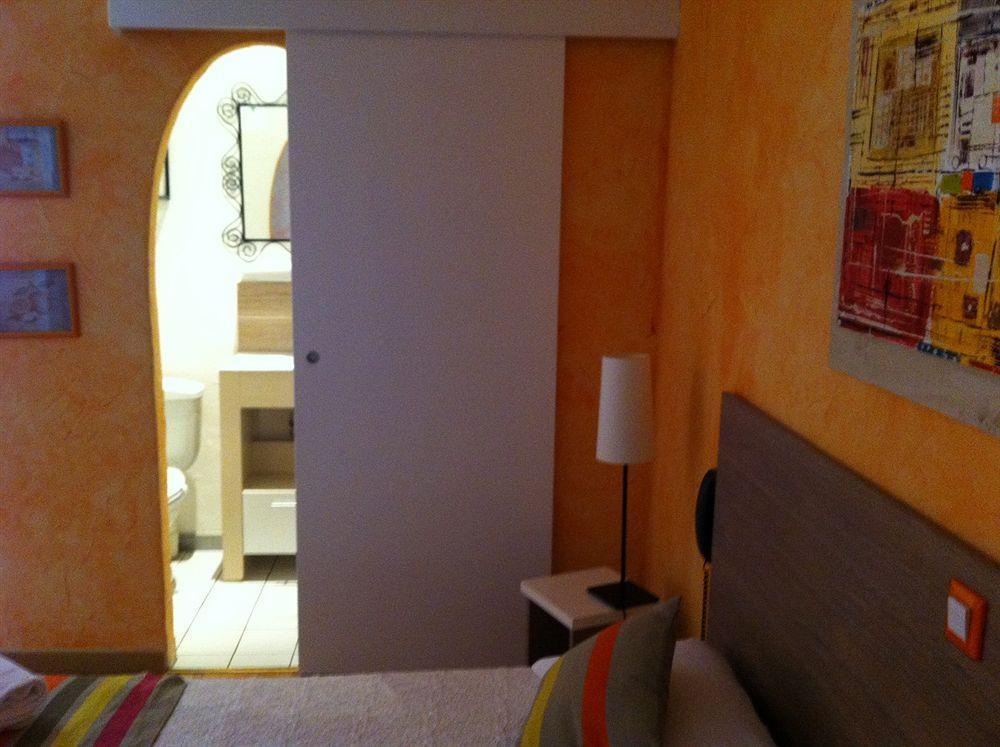 Hotel Cote Patio Ним Екстериор снимка