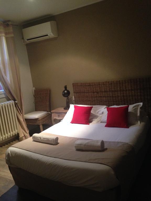 Hotel Cote Patio Ним Екстериор снимка