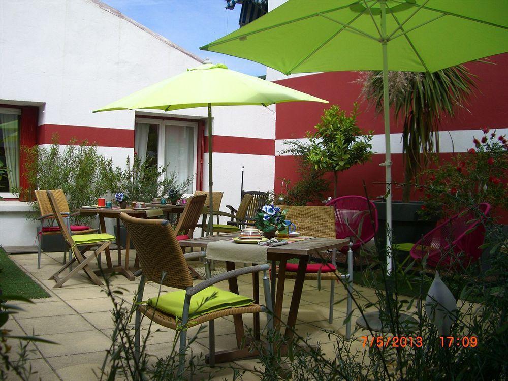 Hotel Cote Patio Ним Екстериор снимка