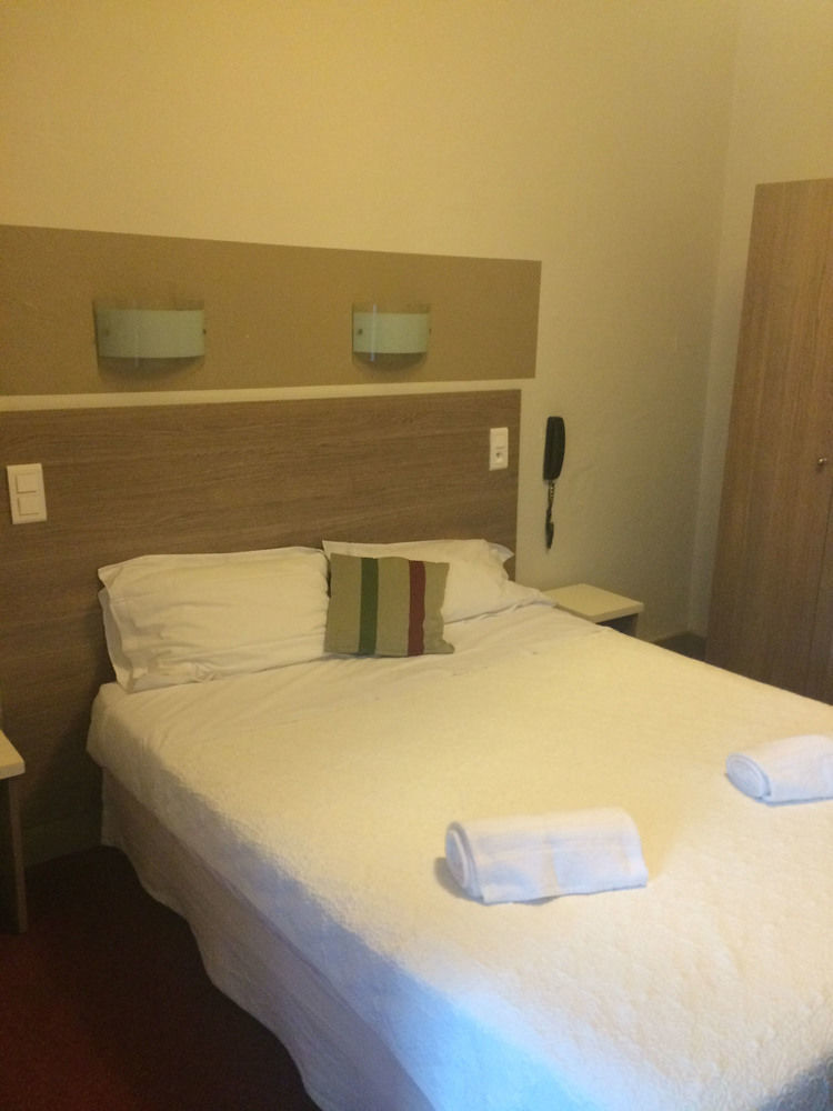 Hotel Cote Patio Ним Екстериор снимка
