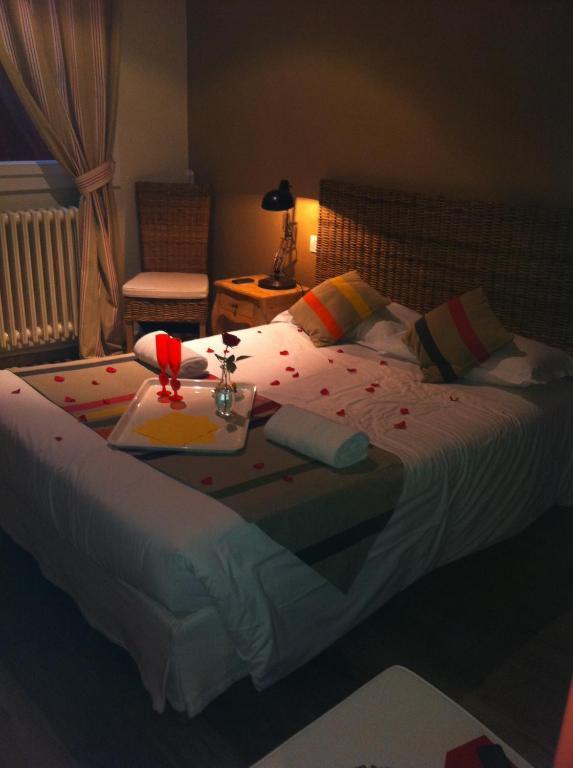 Hotel Cote Patio Ним Екстериор снимка