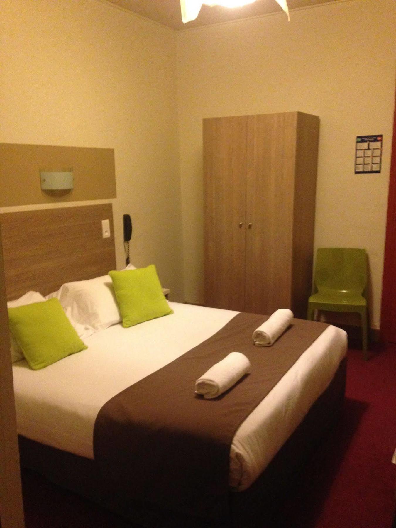 Hotel Cote Patio Ним Екстериор снимка