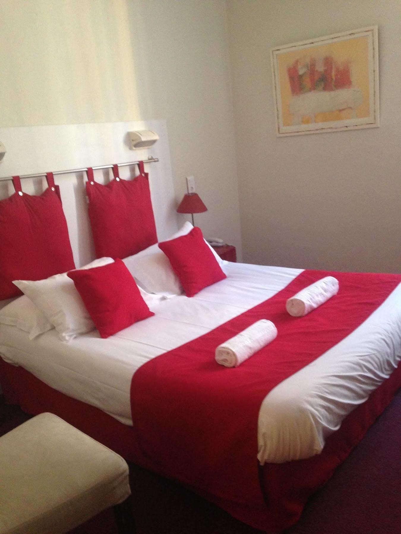 Hotel Cote Patio Ним Екстериор снимка