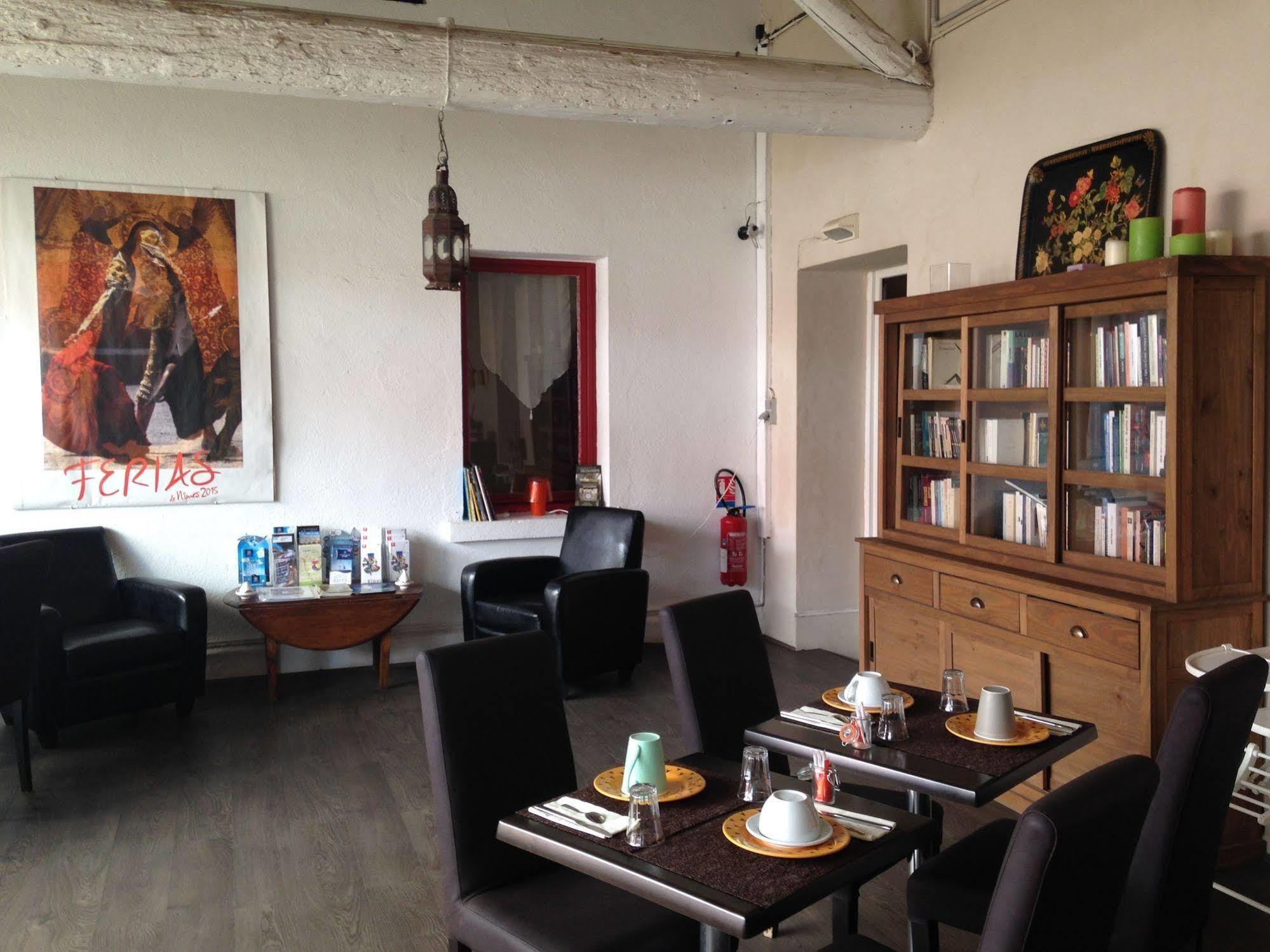 Hotel Cote Patio Ним Екстериор снимка