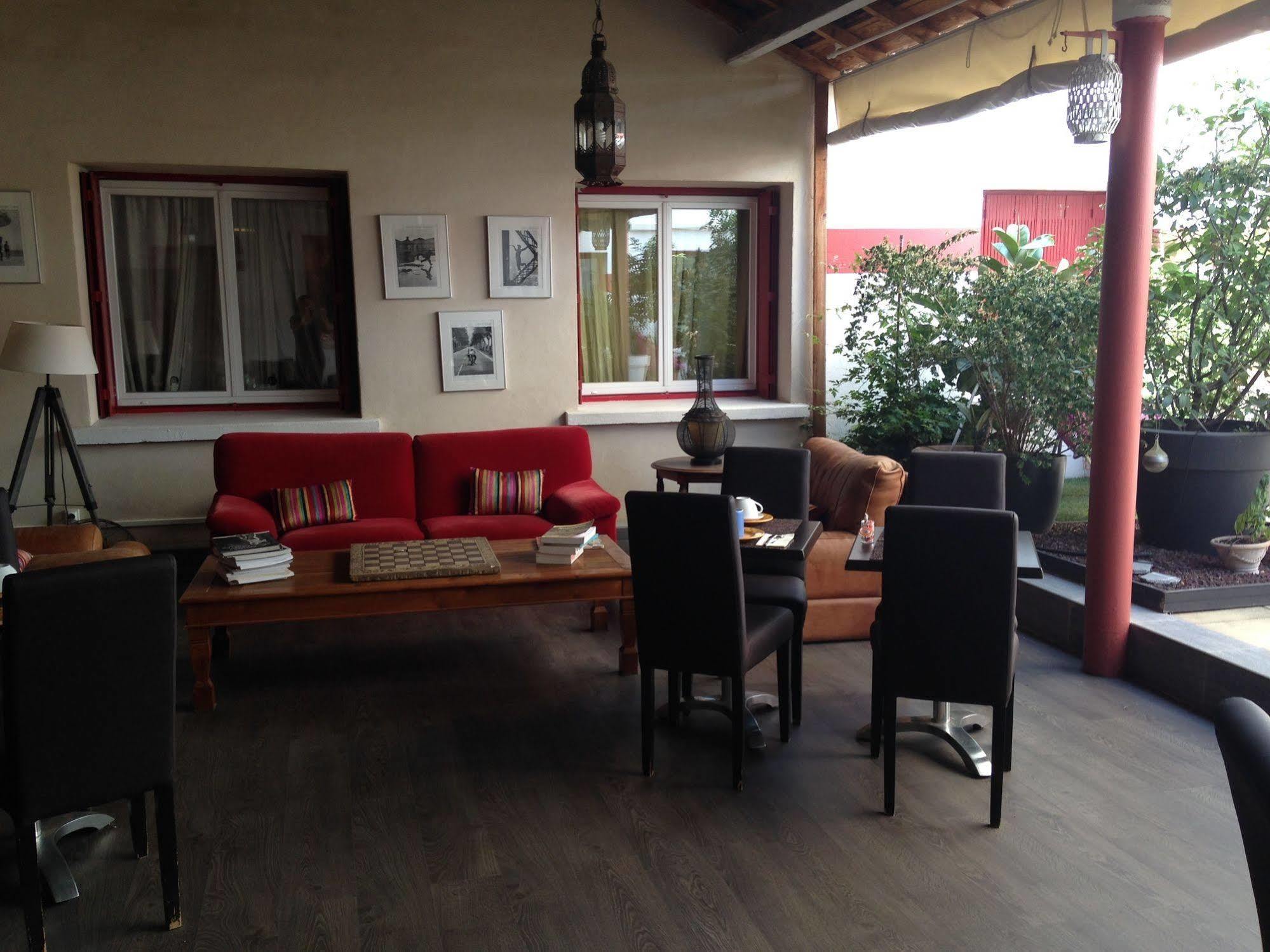 Hotel Cote Patio Ним Екстериор снимка